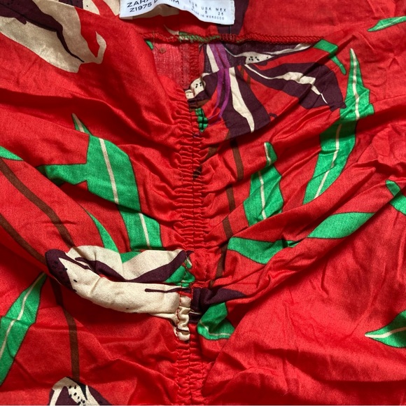 Zara red floral off shoulder cropped ruffle shirt - Picture 11 of 14